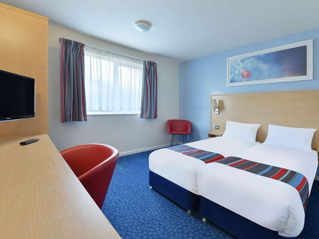 Travelodge Edinburgh Dreghorn חדר תמונה