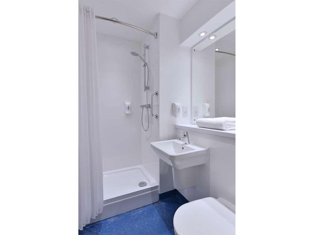 Travelodge Edinburgh Dreghorn חדר תמונה
